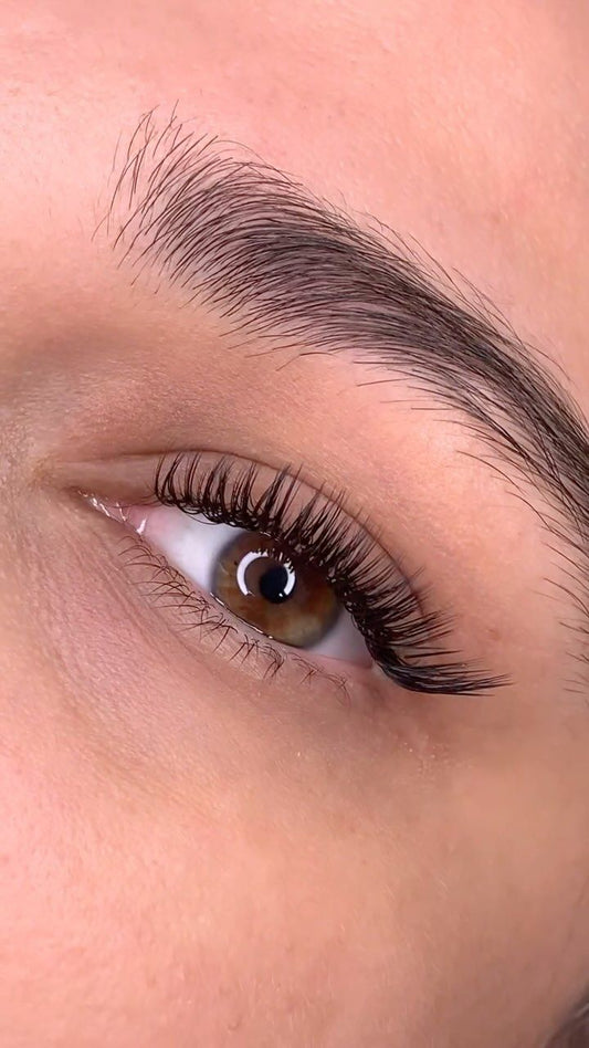 🌟 Corso in Presenza Extension Ciglia – Effetti Speciali